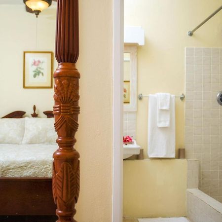 Ground Floor Apartment Located In Hometown, 5 Min Walk To The Beach Saint James Kültér fotó