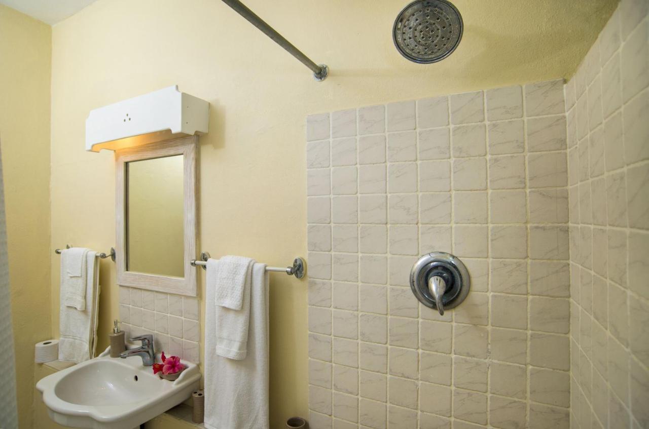 Ground Floor Apartment Located In Hometown, 5 Min Walk To The Beach Saint James Kültér fotó