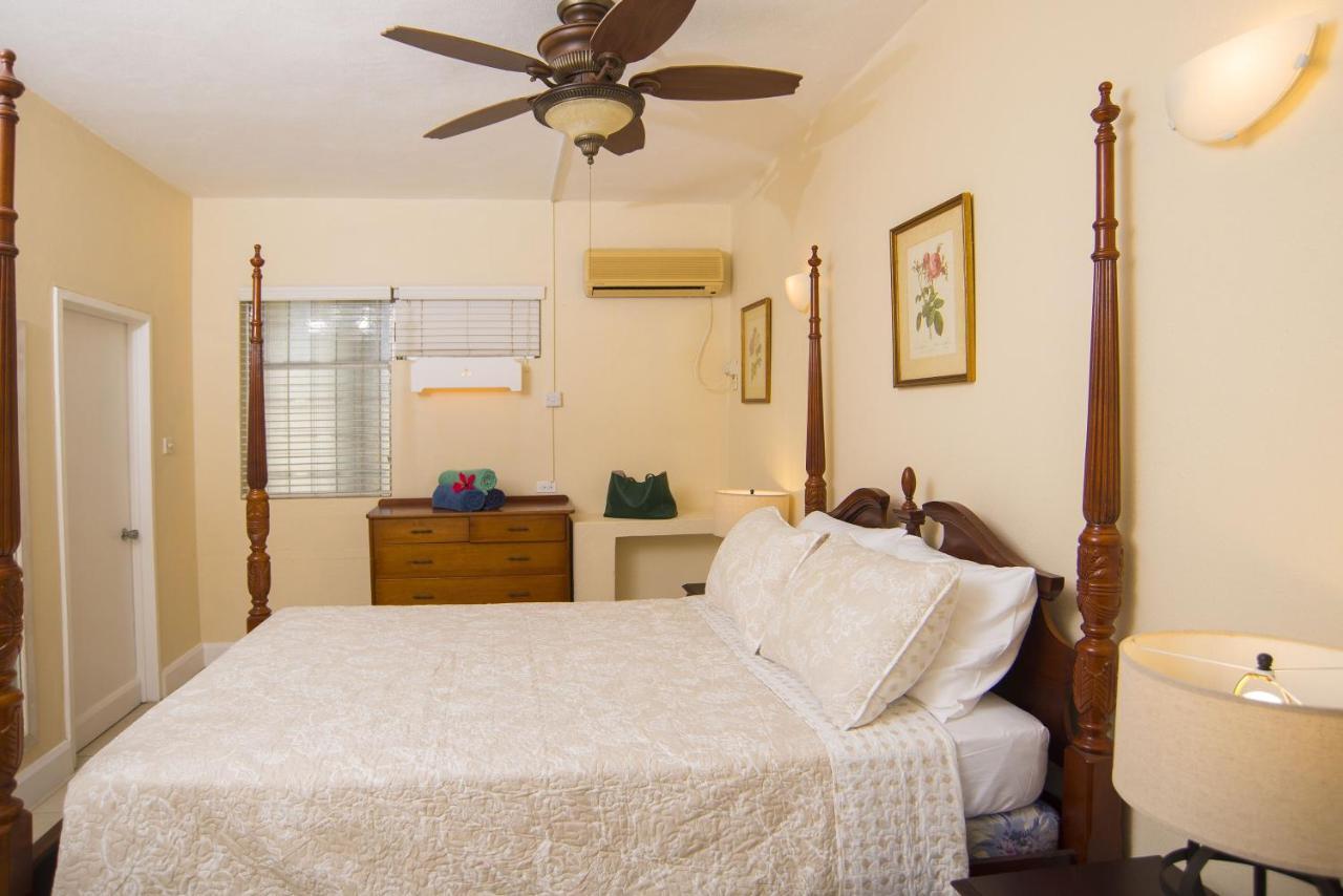 Ground Floor Apartment Located In Hometown, 5 Min Walk To The Beach Saint James Kültér fotó